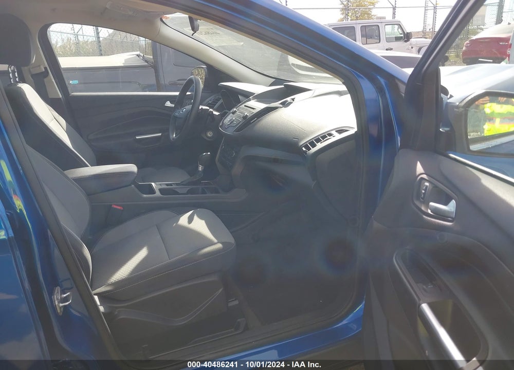 2017 FORD ESCAPE SE VIN: 1FMCU0GD3HUE88211