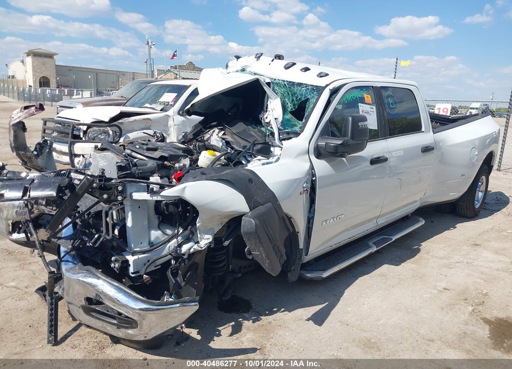 2024 RAM 3500 BIG HORN  4X4 8' BOX VIN: 3C63RRHL4RG360068