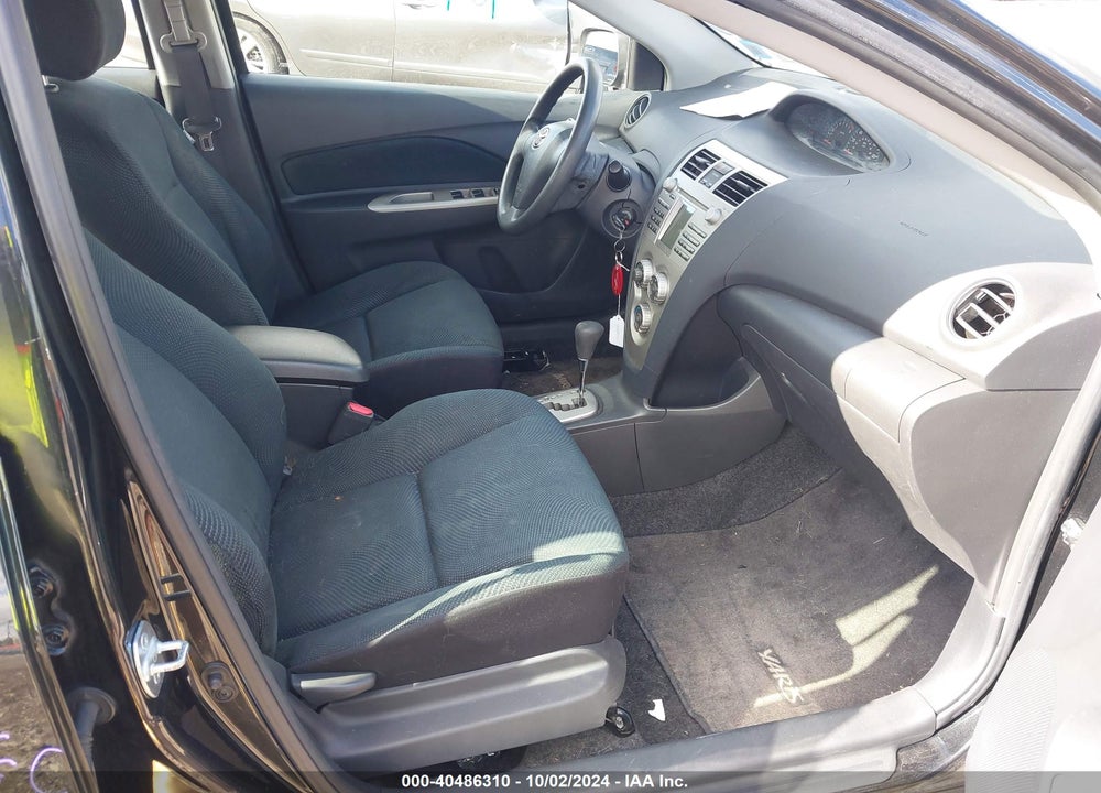 2010 TOYOTA YARIS VIN: JTDBT4K35A1393620