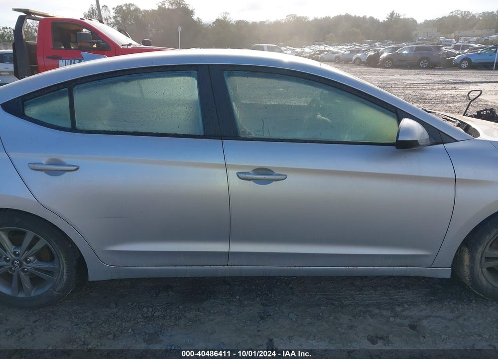 2018 HYUNDAI ELANTRA SEL VIN: 5NPD84LF5JH370639