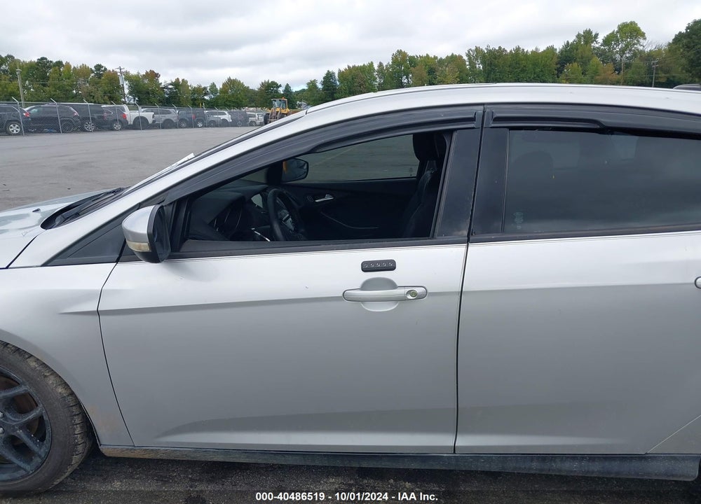 2016 FORD FOCUS SE VIN: 1FADP3K24GL308879