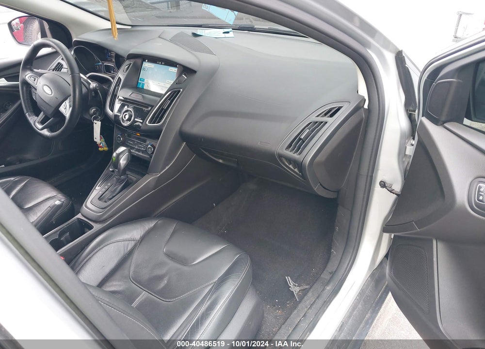 2016 FORD FOCUS SE VIN: 1FADP3K24GL308879