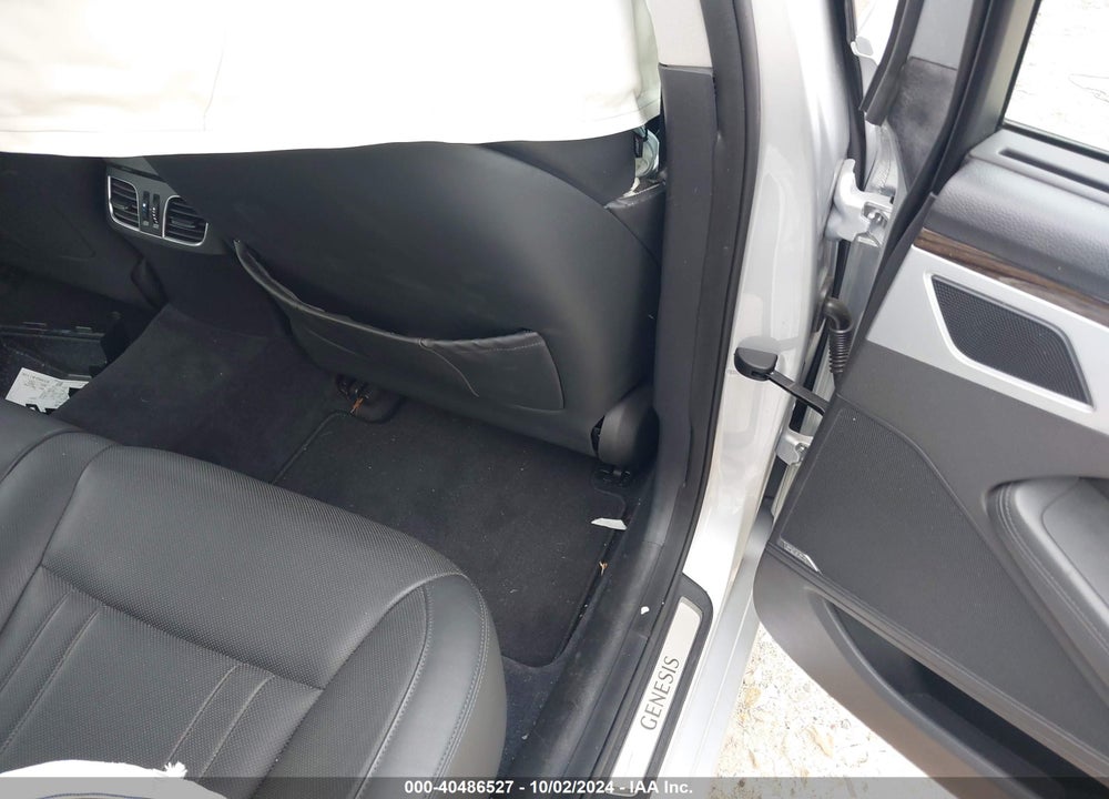 2015 HYUNDAI GENESIS 3.8 VIN: KMHGN4JE3FU046145