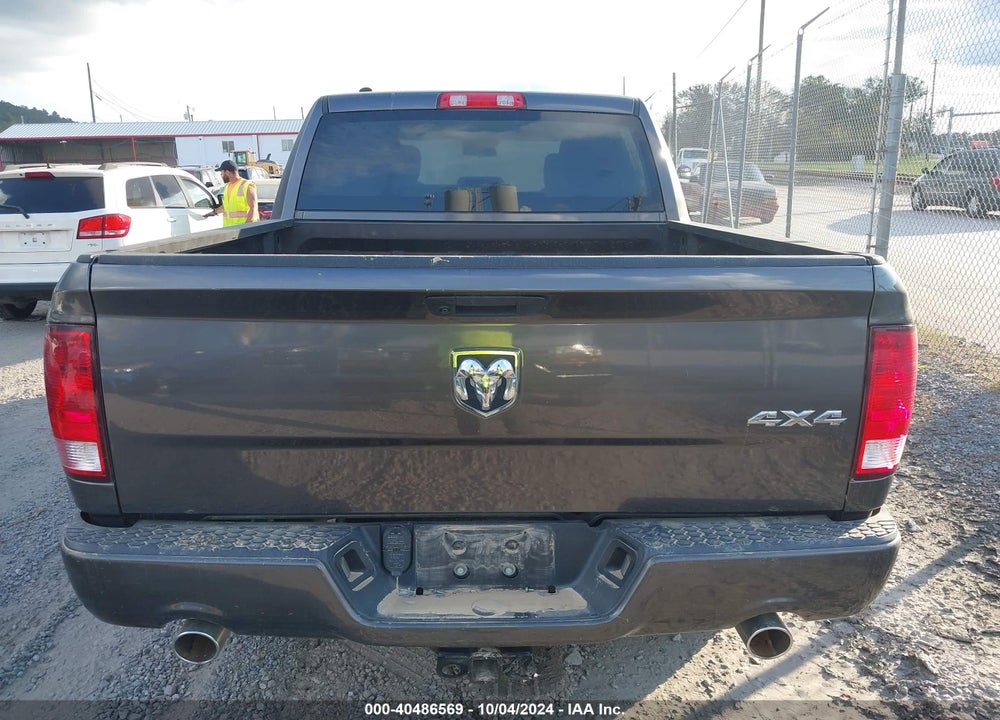 2019 RAM 1500 CLASSIC EXPRESS  4X4 5'7 BOX VIN: 1C6RR7KT8KS599368