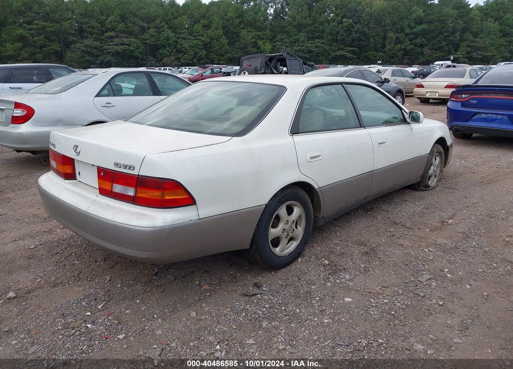 1998 LEXUS ES 300 VIN: JT8BF28G2W5050123