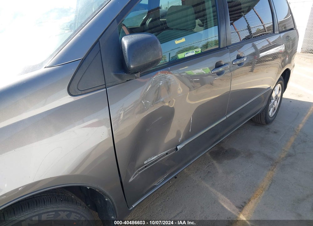 2004 TOYOTA SIENNA LE VIN: 5TDZA23C34S165582