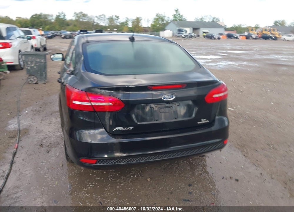 2015 FORD FOCUS SE VIN: 1FADP3F25FL291227