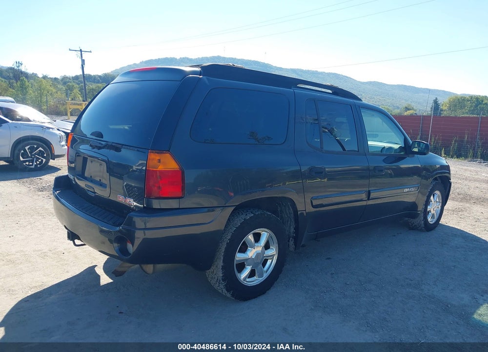 2005 GMC ENVOY XL SLE VIN: 1GKET16S756206128