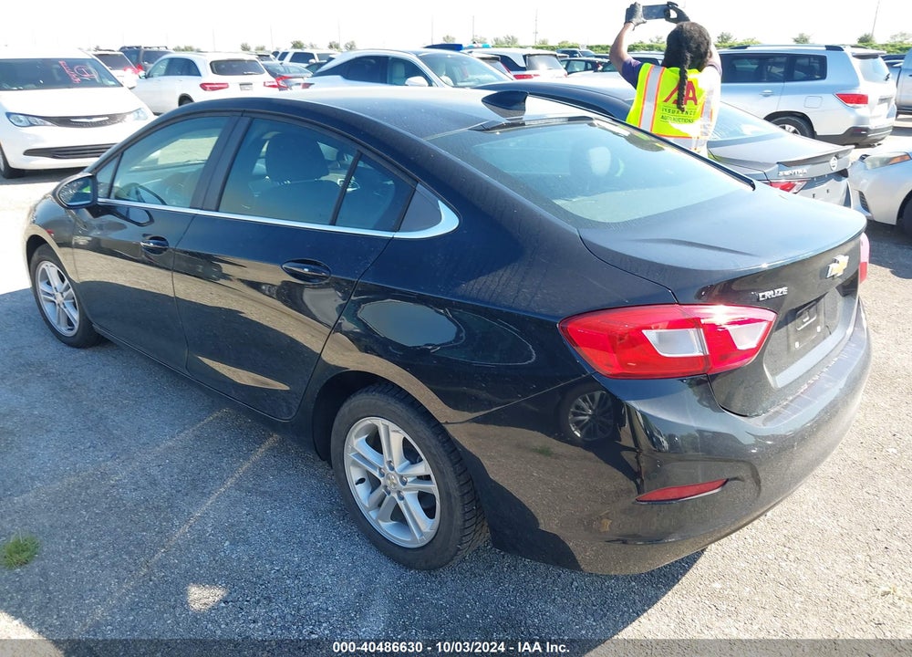 2018 CHEVROLET CRUZE LT AUTO VIN: 1G1BE5SM2J7223410