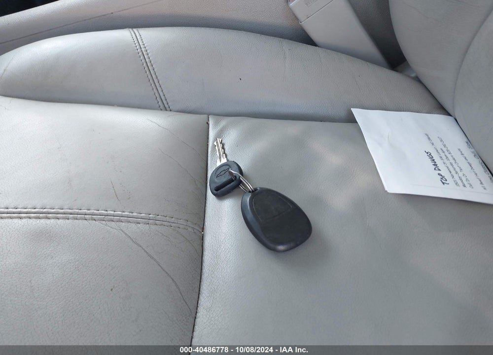 2011 CHEVROLET TAHOE LT VIN: 1GNSKBE00BR270875