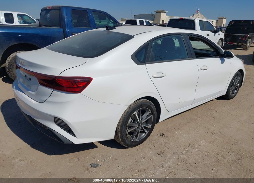 2022 KIA FORTE LXS VIN: 3KPF24AD5NE417786