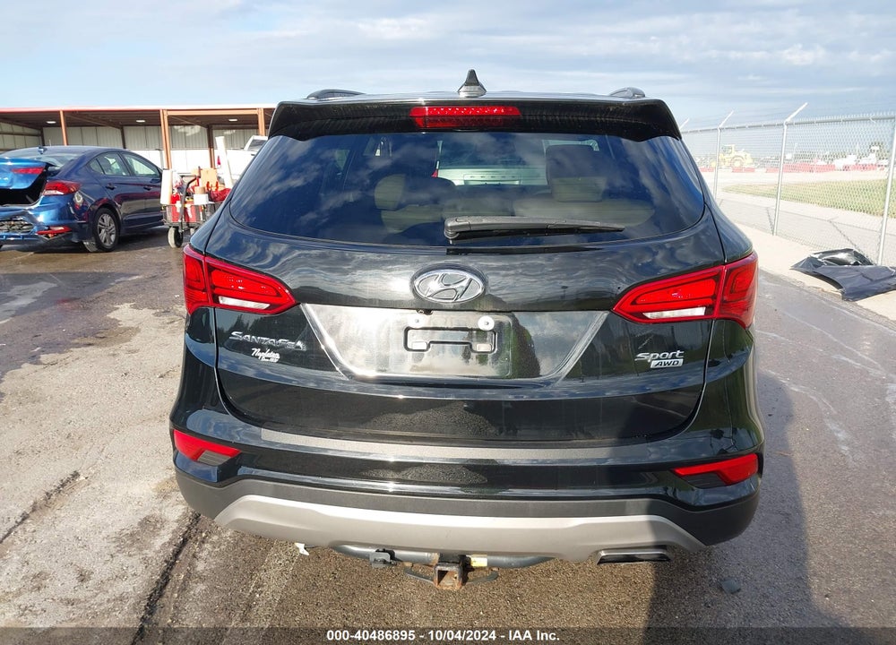 2017 HYUNDAI SANTA FE SPORT 2.4L VIN: 5NMZUDLB8HH013235