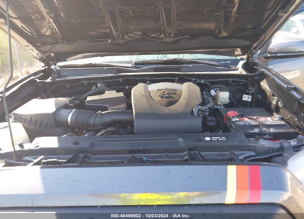 2018 TOYOTA TACOMA SR5 V6 VIN: 3TMAZ5CN2JM071990