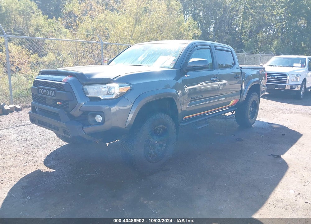 2018 TOYOTA TACOMA SR5 V6 VIN: 3TMAZ5CN2JM071990