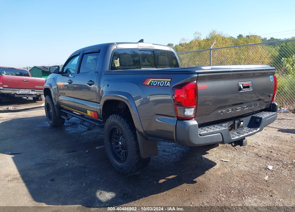 2018 TOYOTA TACOMA SR5 V6 VIN: 3TMAZ5CN2JM071990