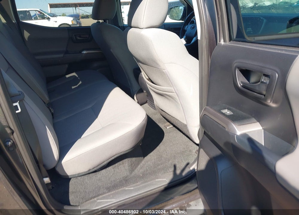 2018 TOYOTA TACOMA SR5 V6 VIN: 3TMAZ5CN2JM071990