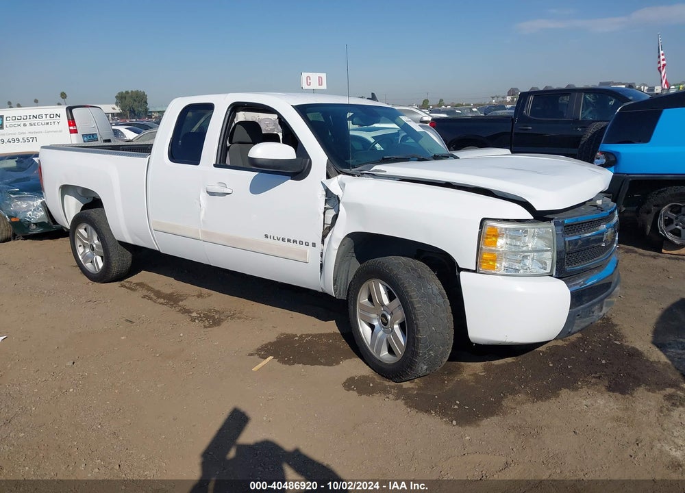 2008 CHEVROLET SILVERADO 1500 LT1 VIN: 2GCEC19J481334031
