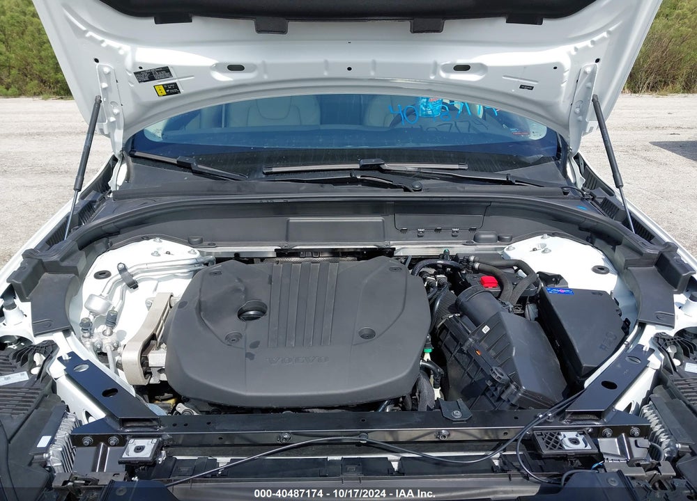 2022 VOLVO XC60 B5 MOMENTUM VIN: YV4L12RK1N1944981