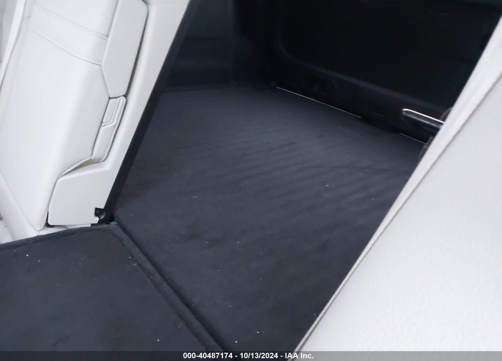 2022 VOLVO XC60 B5 MOMENTUM VIN: YV4L12RK1N1944981