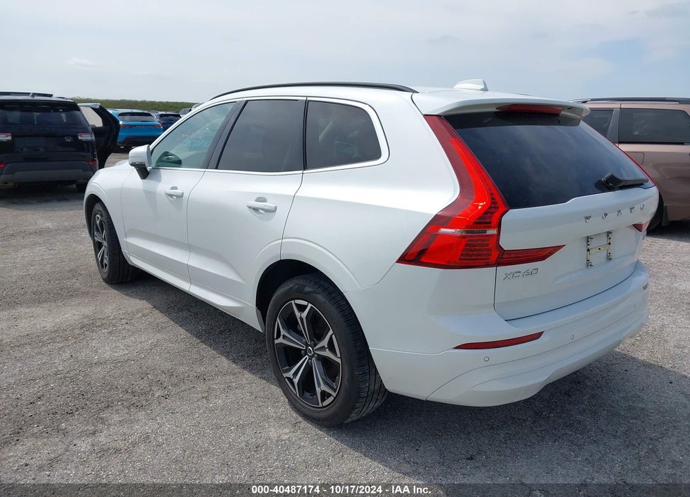 2022 VOLVO XC60 B5 MOMENTUM VIN: YV4L12RK1N1944981