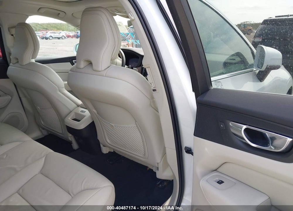 2022 VOLVO XC60 B5 MOMENTUM VIN: YV4L12RK1N1944981
