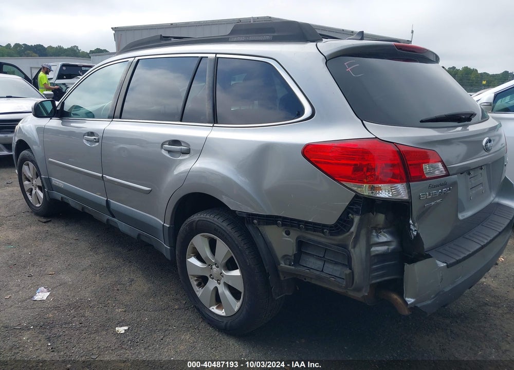 2011 SUBARU OUTBACK 2.5I LIMITED VIN: 4S4BRBKC8B3386889