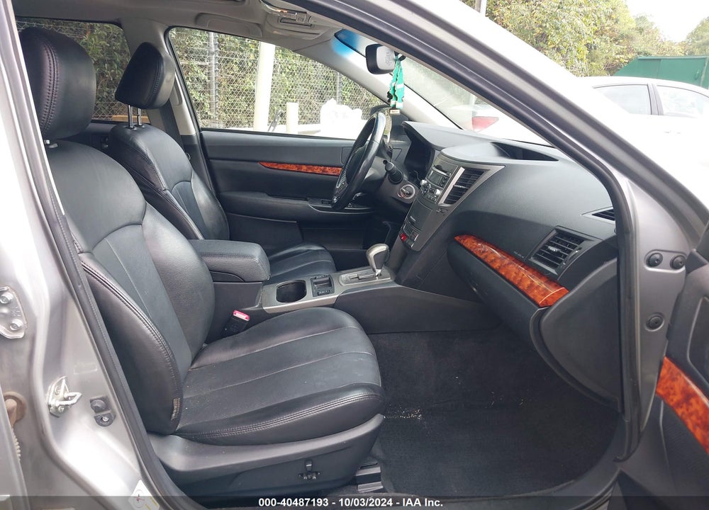 2011 SUBARU OUTBACK 2.5I LIMITED VIN: 4S4BRBKC8B3386889