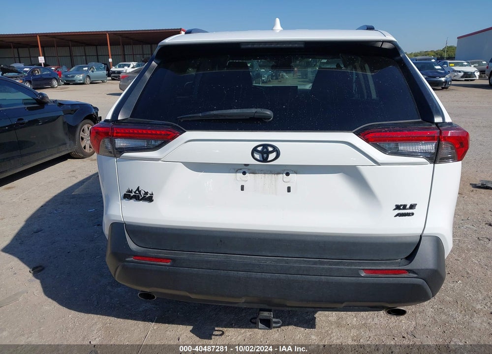 2021 TOYOTA RAV4 XLE VIN: 2T3P1RFV4MC182114