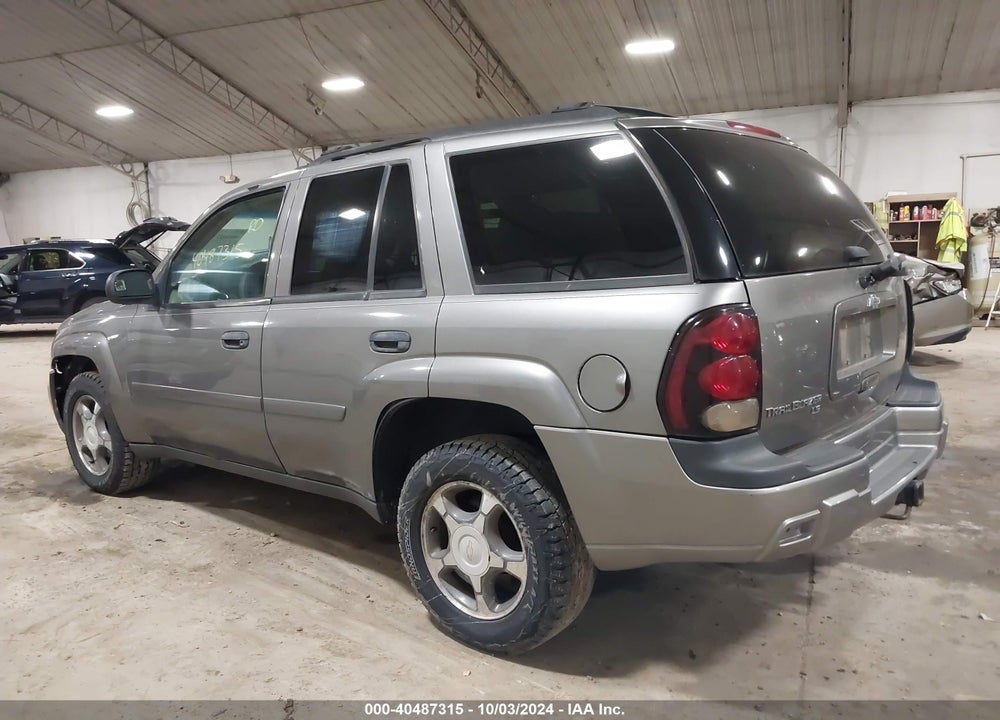 2007 CHEVROLET TRAILBLAZER LS VIN: 1GNDT13S972161237