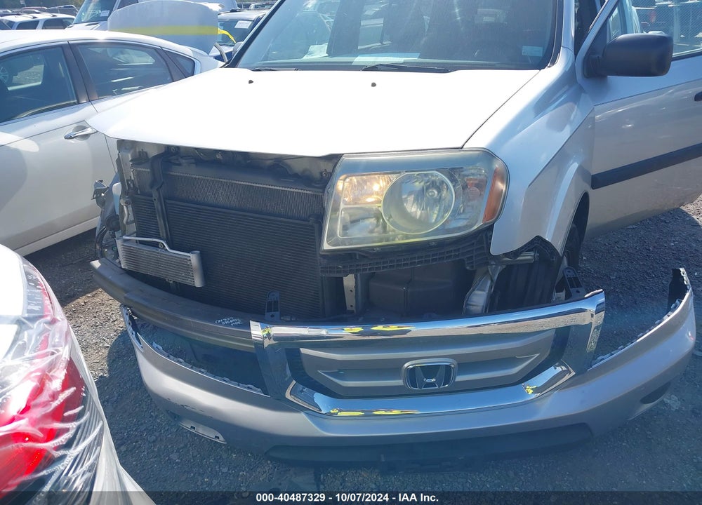2010 HONDA PILOT LX VIN: 5FNYF4H2XAB040457