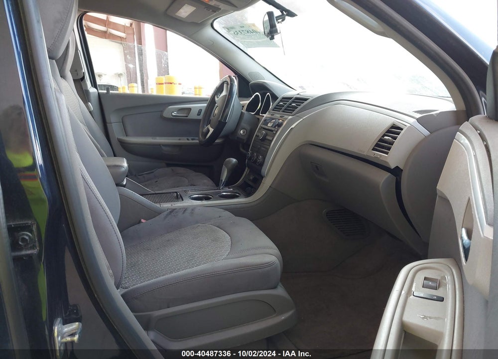 2011 CHEVROLET TRAVERSE LS VIN: 1GNKVEED3BJ226282