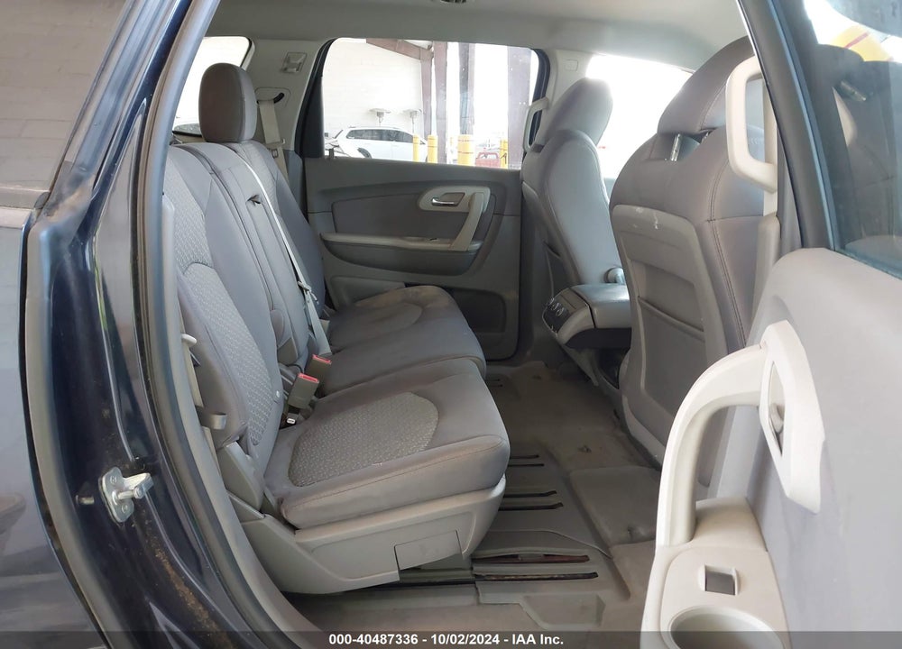 2011 CHEVROLET TRAVERSE LS VIN: 1GNKVEED3BJ226282