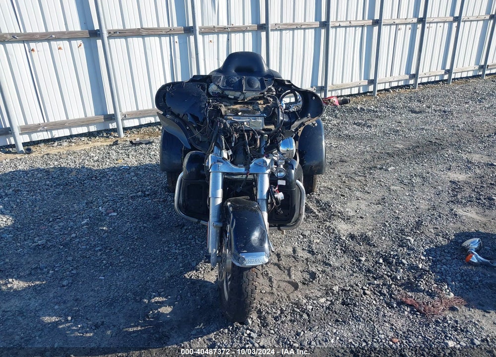 2021 HARLEY-DAVIDSON FLHTCUTG VIN: 1HD1MAF19MB851818