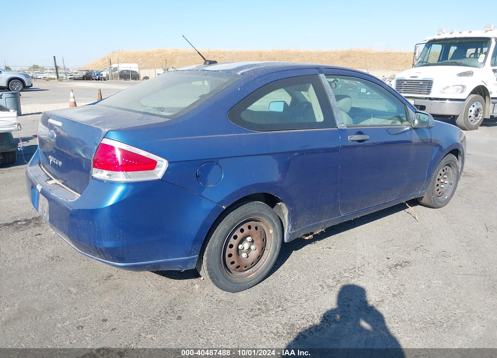 2008 FORD FOCUS S VIN: 1FAHP32N68W180303
