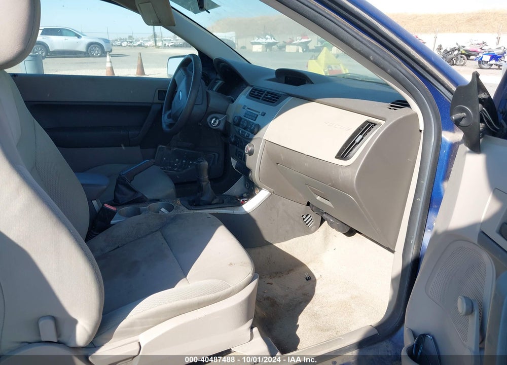2008 FORD FOCUS S VIN: 1FAHP32N68W180303