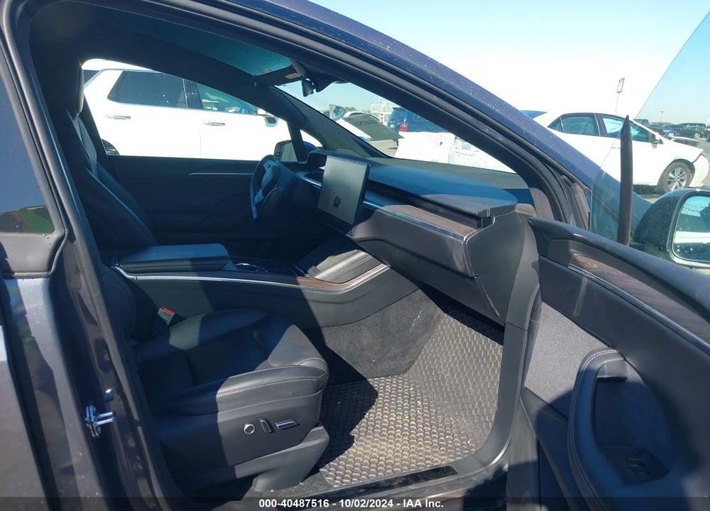 2022 TESLA MODEL X DUAL MOTOR ALL-WHEEL DRIVE VIN: 7SAXCBE56NF360942
