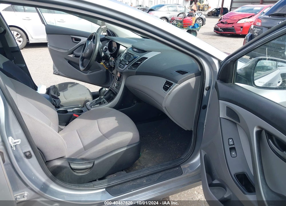 2016 HYUNDAI ELANTRA SE VIN: 5NPDH4AE8GH665687