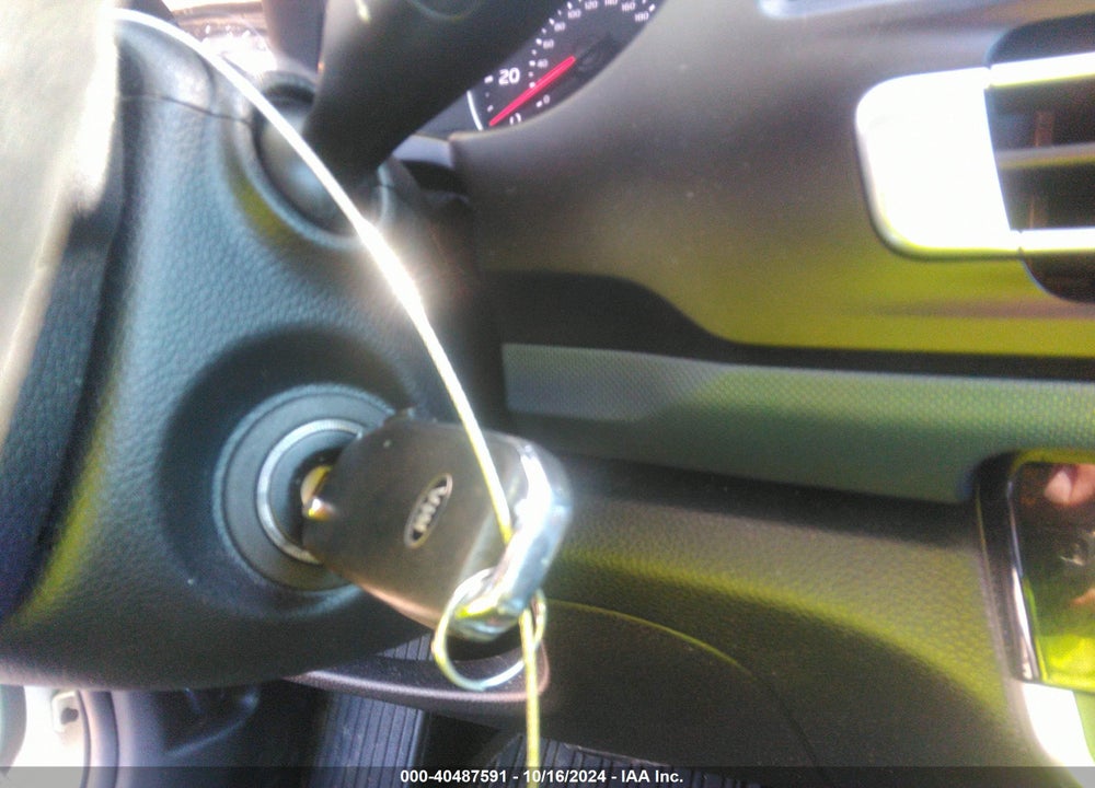 2021 KIA SELTOS S VIN: KNDEUCAAXM7195718
