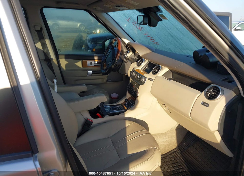 2016 LAND ROVER LR4 VIN: SALAG2V67GA828021