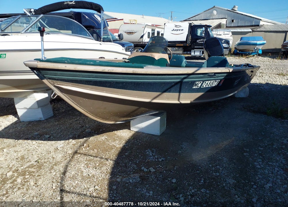 1996 LUND 1800 PRO V VIN: LUNM0060D696