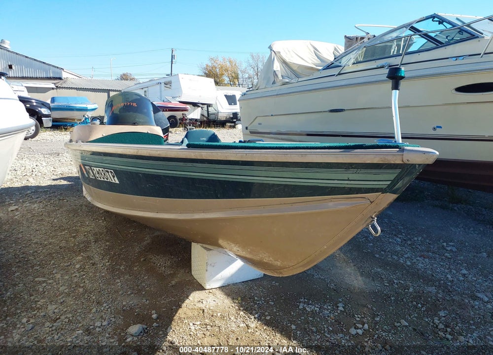 1996 LUND 1800 PRO V VIN: LUNM0060D696