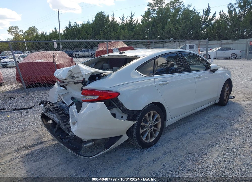 2017 FORD FUSION SE VIN: 3FA6P0H75HR364018