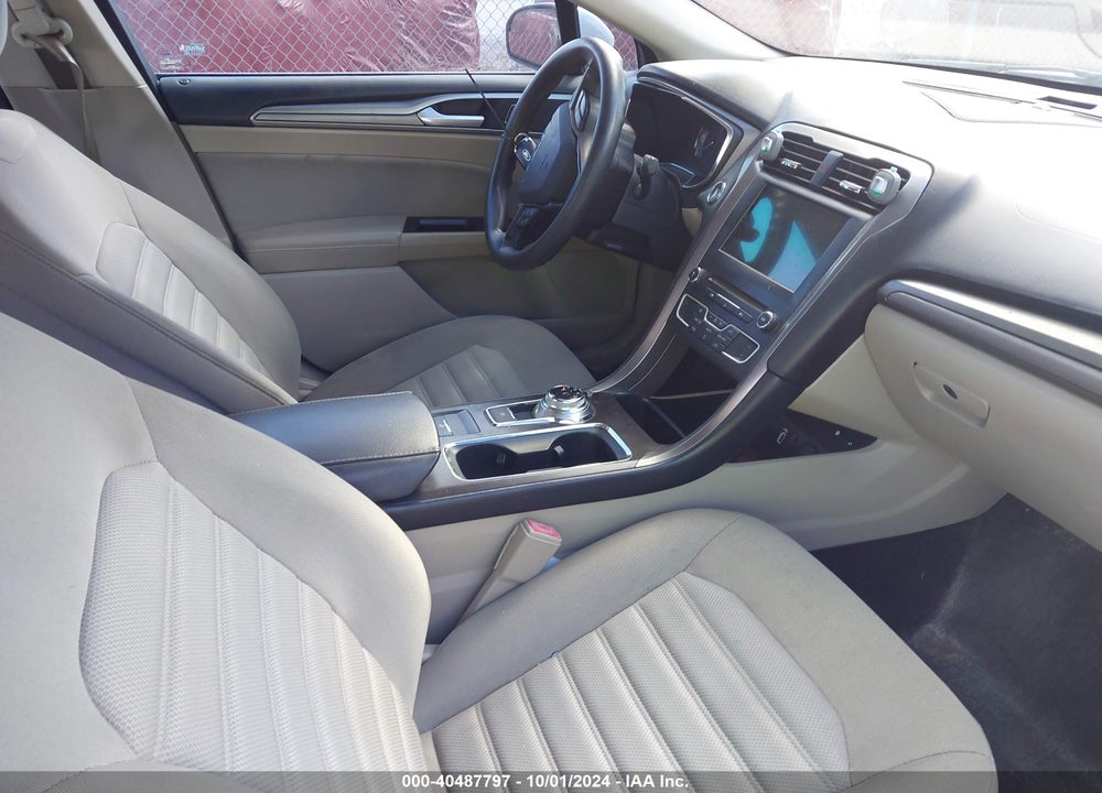 2017 FORD FUSION SE VIN: 3FA6P0H75HR364018