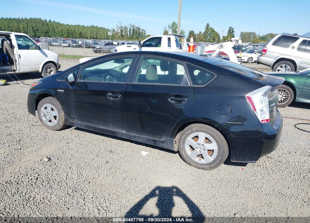2011 TOYOTA PRIUS TWO VIN: JTDKN3DU3B0263949