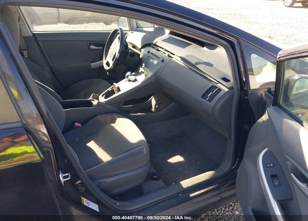 2011 TOYOTA PRIUS TWO VIN: JTDKN3DU3B0263949
