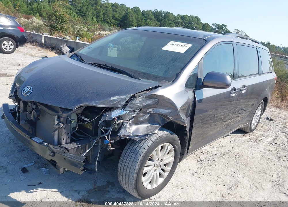 2012 TOYOTA SIENNA XLE V6 8 PASSENGER VIN: 5TDYK3DC0CS274321