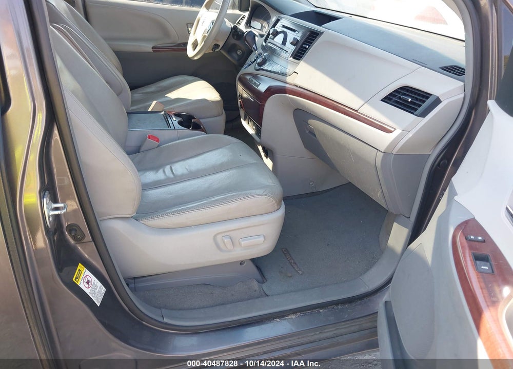 2012 TOYOTA SIENNA XLE V6 8 PASSENGER VIN: 5TDYK3DC0CS274321
