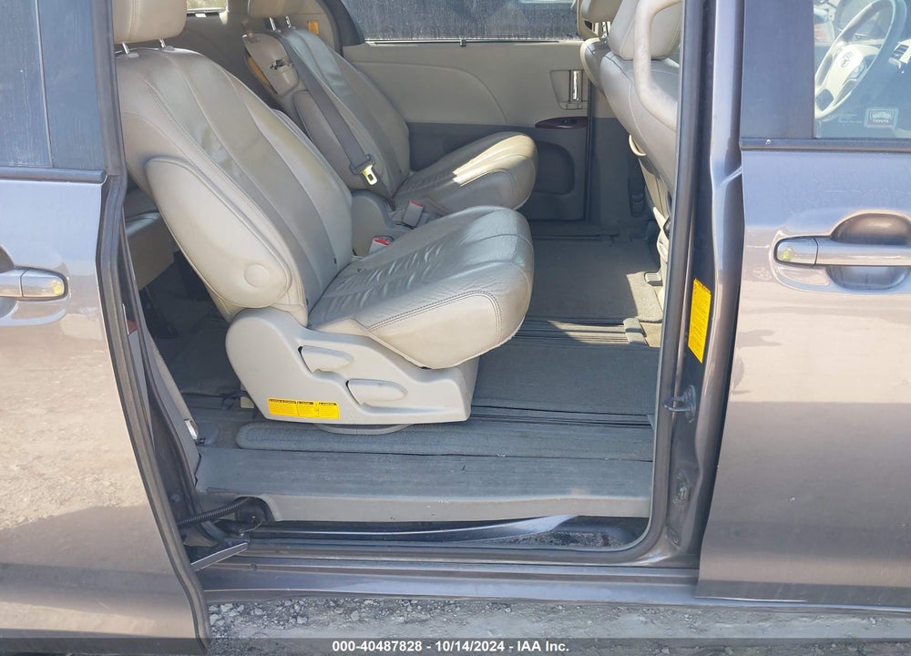 2012 TOYOTA SIENNA XLE V6 8 PASSENGER VIN: 5TDYK3DC0CS274321