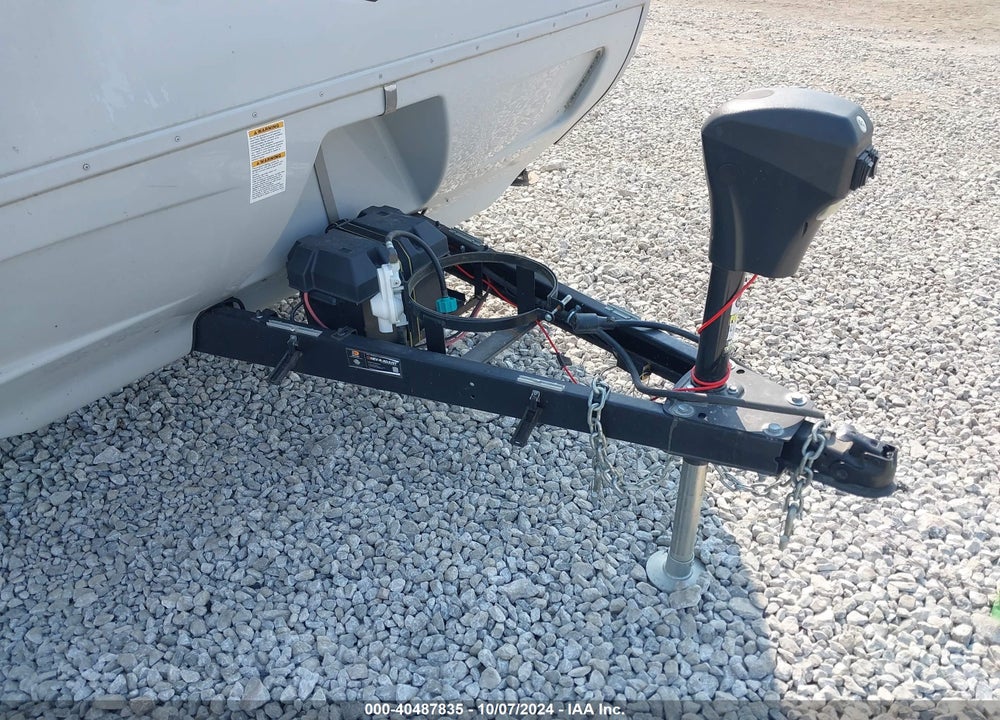 2018 LANCE TRAVEL TRAILERS VIN: 56YTT1510JL322861