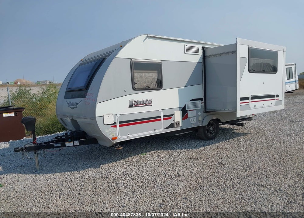 2018 LANCE TRAVEL TRAILERS VIN: 56YTT1510JL322861